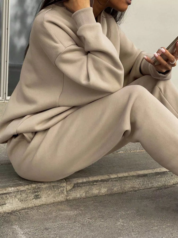 12 Hour Flight Sweatshirt Set