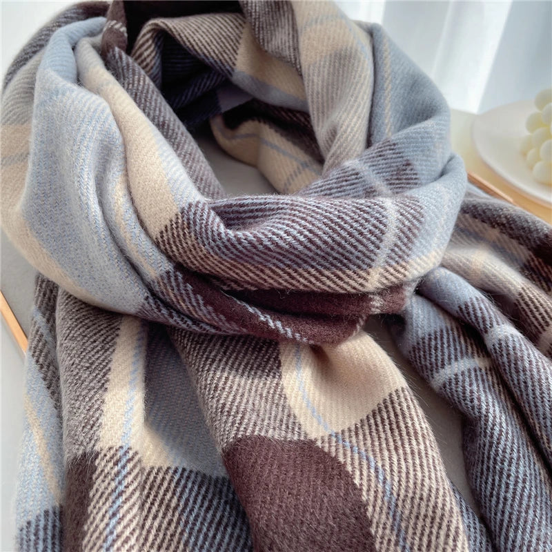 Women's Stylish Knitted Scarf with Tassels